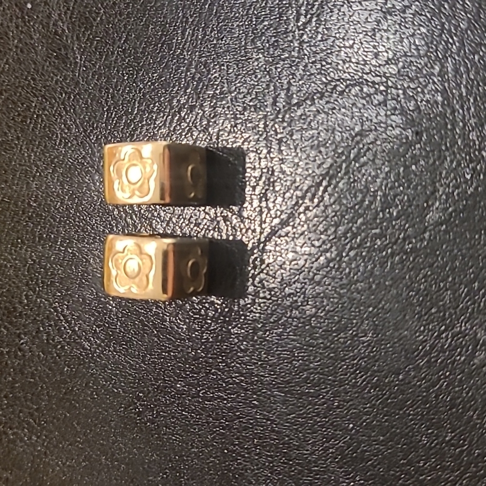 Vintage 14K Gold Square Hoop Earrings 5.6 Grams Chunky Floral Huggies Solid Gold